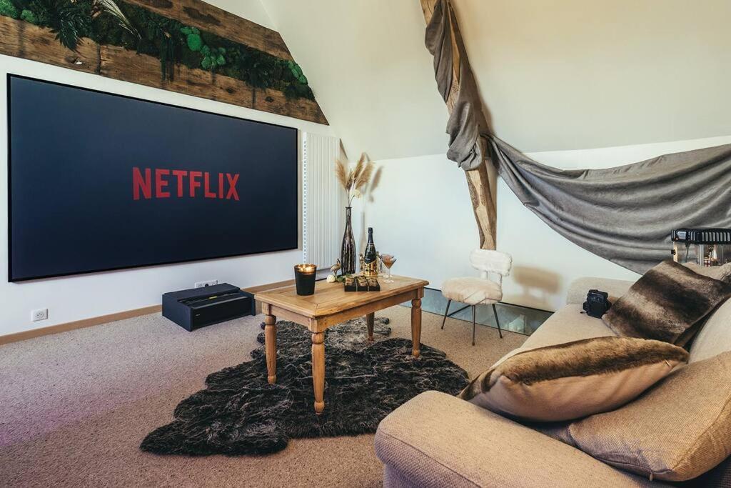Le Duplex De L'Etoile Home Cinema Jacuzzi Et Sauna Privatif Longmesnil 外观 照片