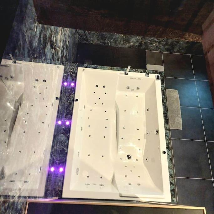 Le Duplex De L'Etoile Home Cinema Jacuzzi Et Sauna Privatif Longmesnil 外观 照片